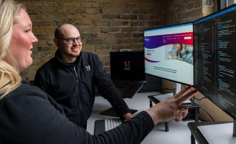 Image showing office workers collaborating